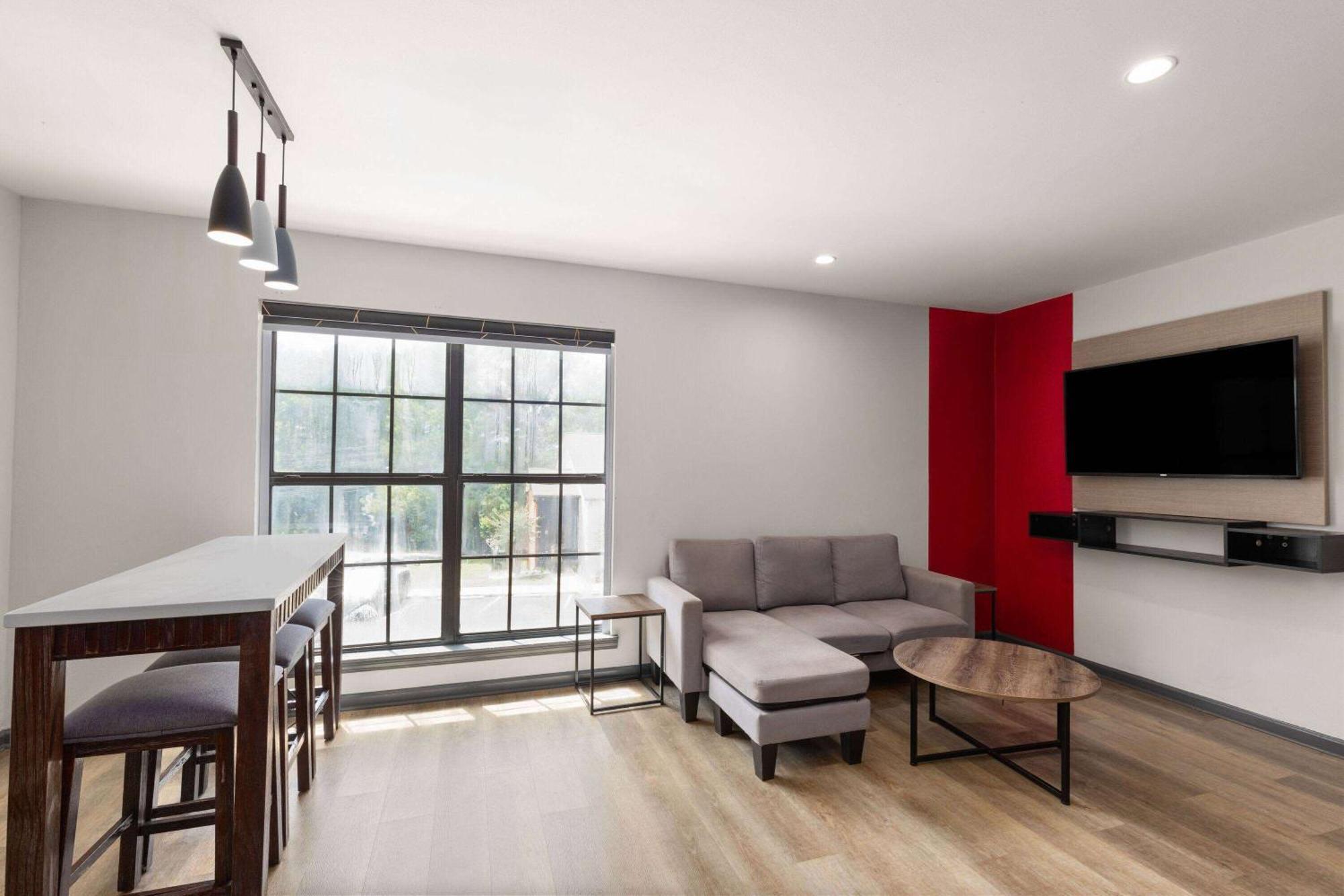 Ramada By Wyndham Studio Suites דותן מראה חיצוני תמונה